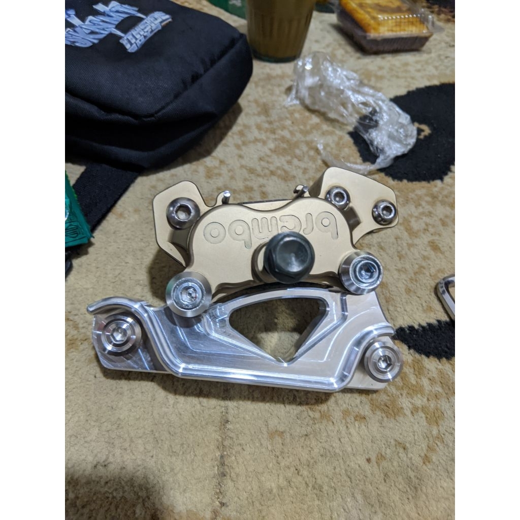 kaliper brembo 4p mini set breket untuk beat fi/scoopy fi/ beat karbu/ vario