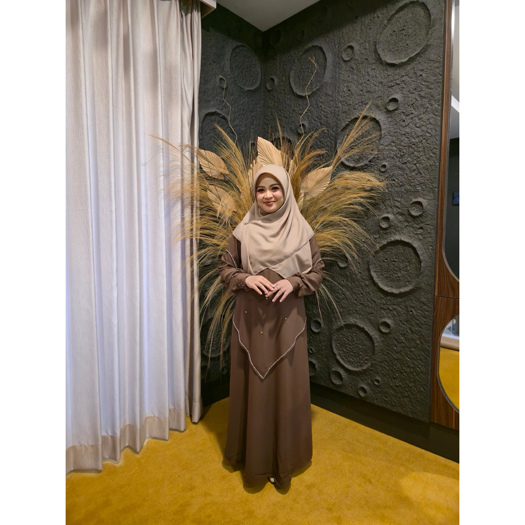 zapaniya abaya yasmin