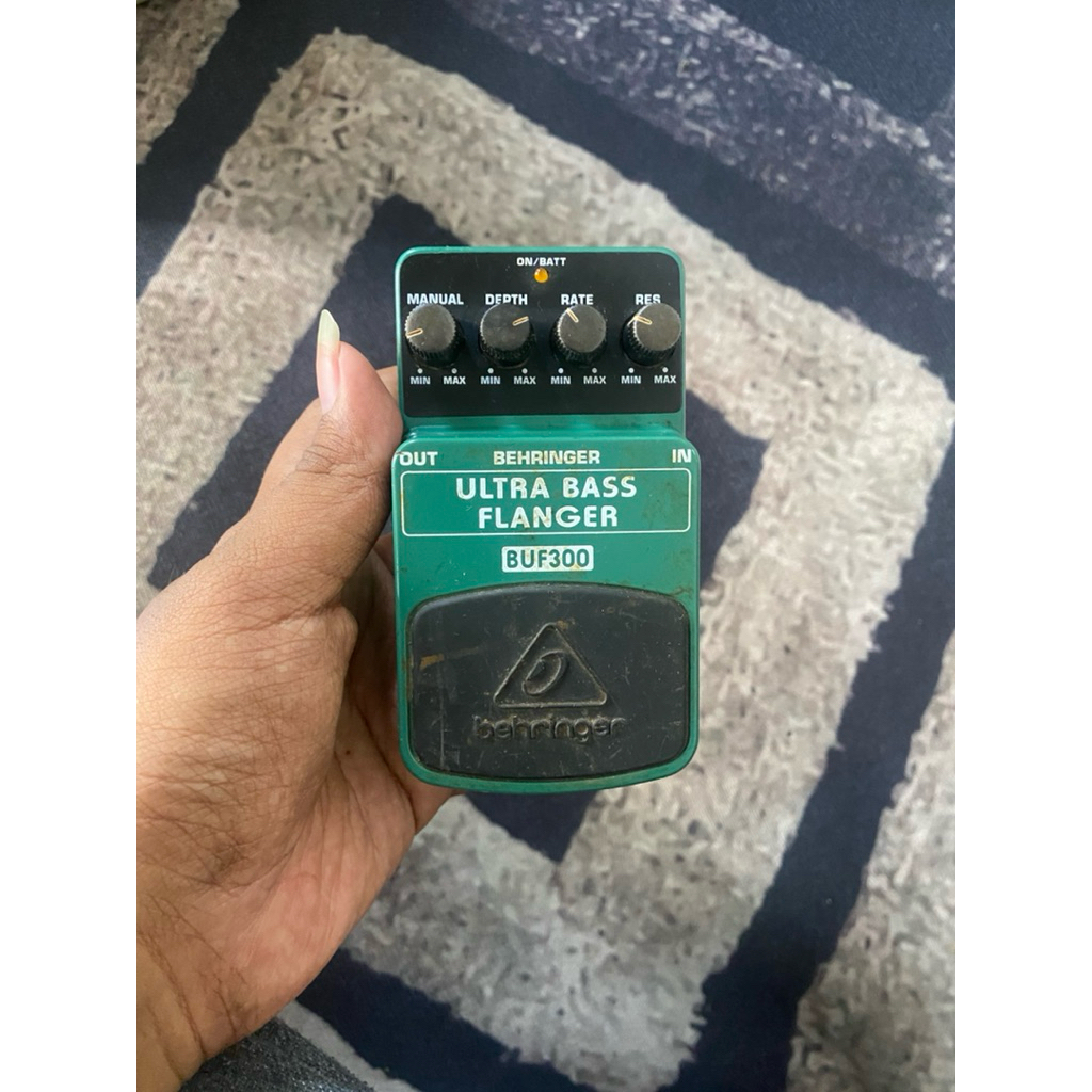 Efek Bass Behringer Ultra Bass Flanger