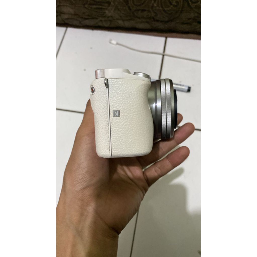 sony a6000 putih kit bekas pemakaian