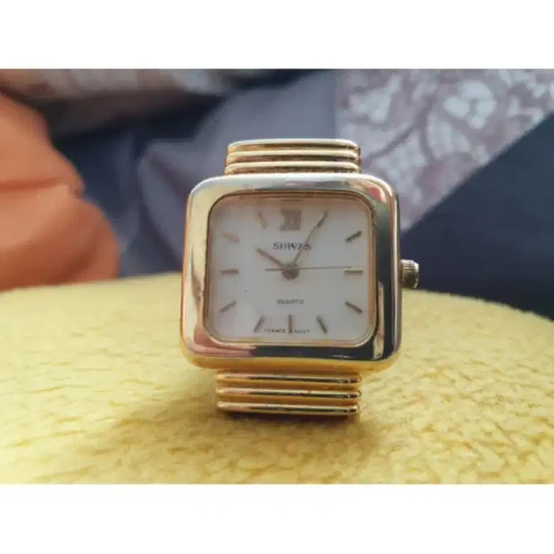 Jam Tangan Shivas Gold Tone Ladies Quartz Watch