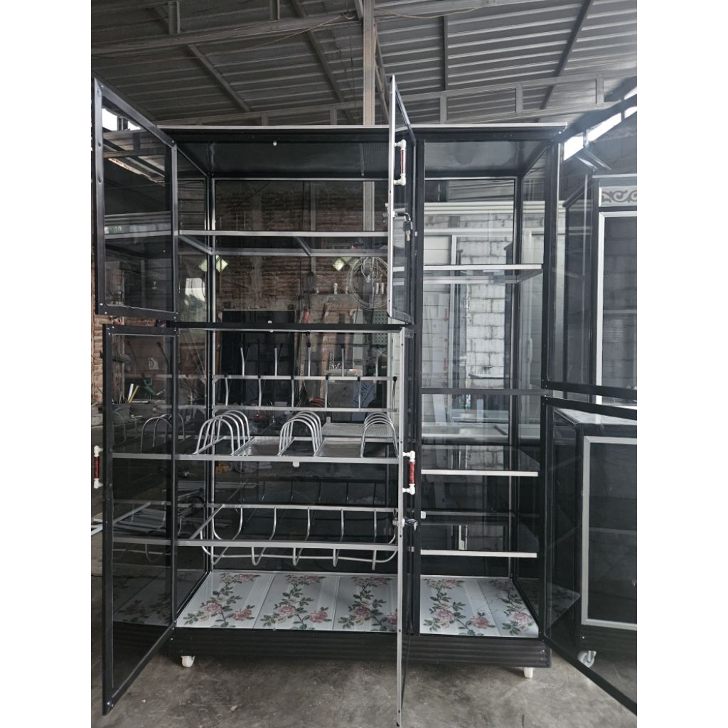 Rak piring tertutup aluminium 3 pintu