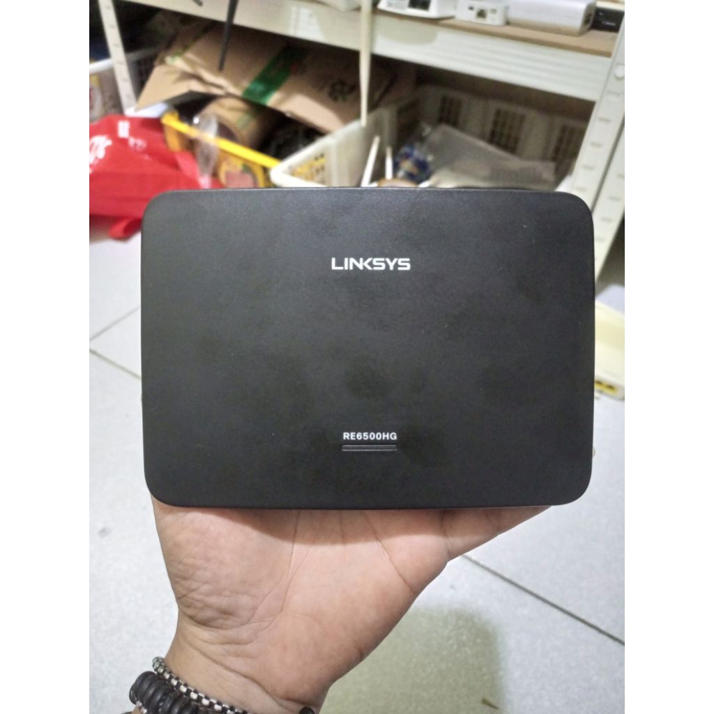 ROUTER LINKSYS RE6500HG + ADAPTOR