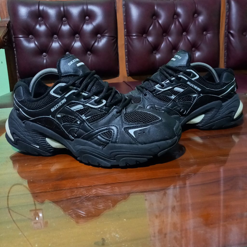 SKECHERS STAMINA V2 SEPATU SECOND BRANDED