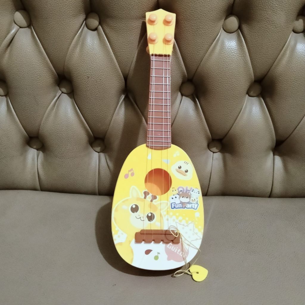 Preloved Mainan Anak Guitar Interesting Gitar Ukulele Mainan Gitar Musik Anak Mainan Anak preloved