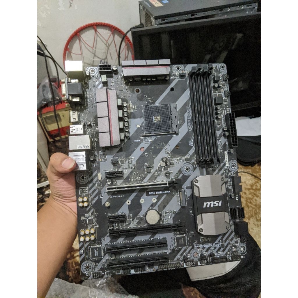 Motherboard MSI B350 Tomahawk Socket AM4 Normal TANPA BACKPANEL