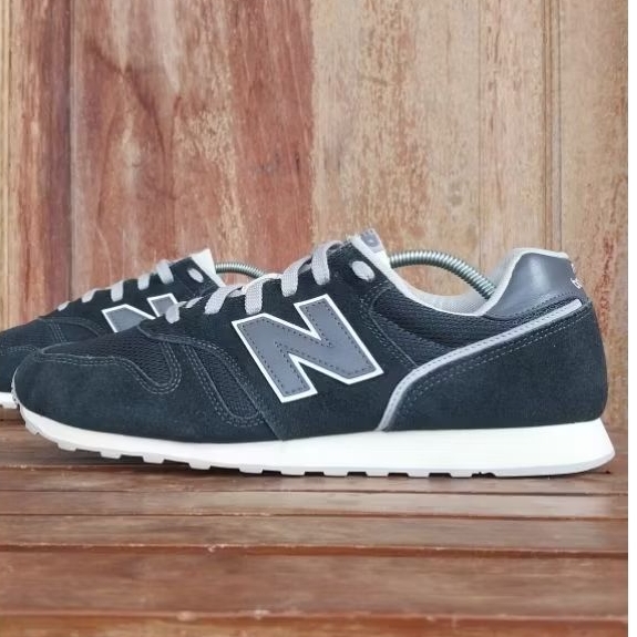 Sepatu Sneakers NB 373 size 46 black