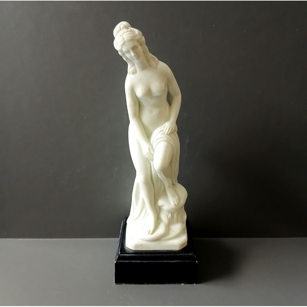 patung vintage dewi Venus Yunani