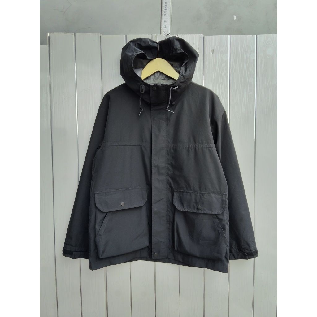 jaket GU