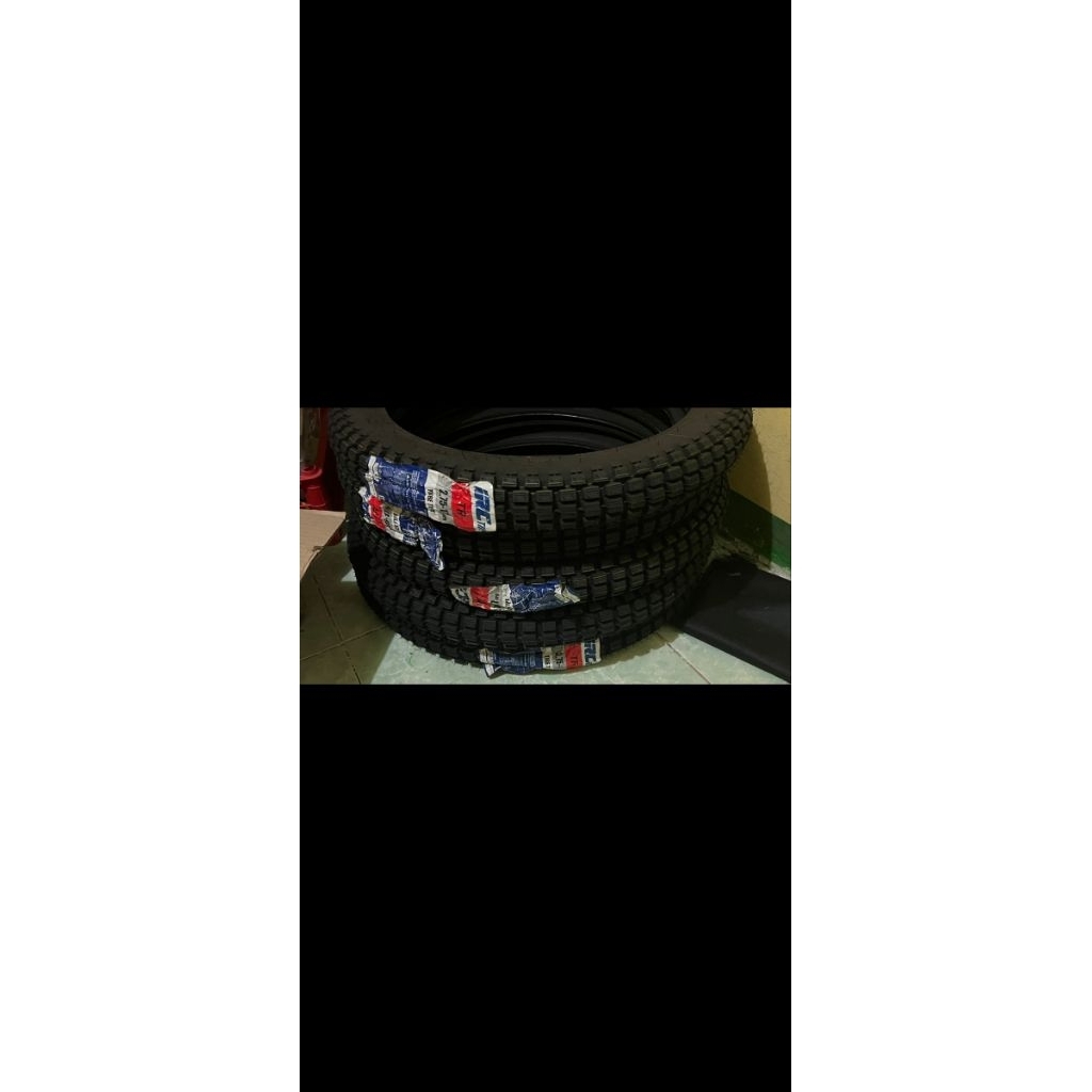 ban cros atau trail  merk irc ring 17 uk 2,75