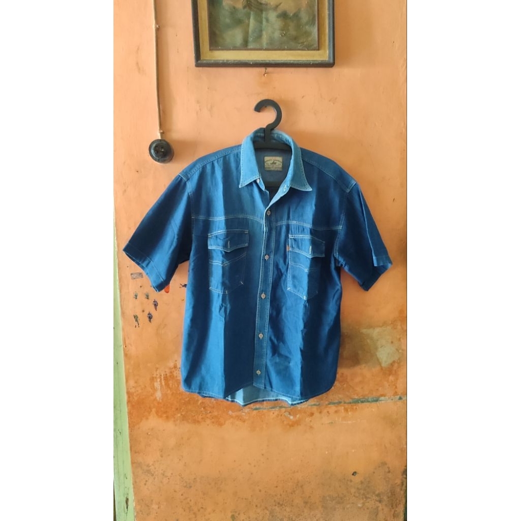 kemeja denim Lea