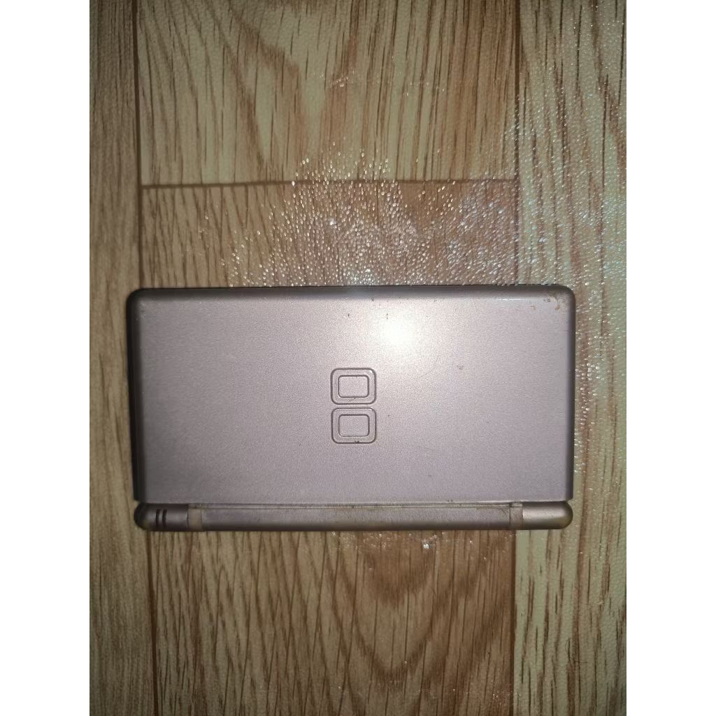 Ds lite kondisi dicas power kedip saja, kondisi sesuai foto. no retur ya, gambling.