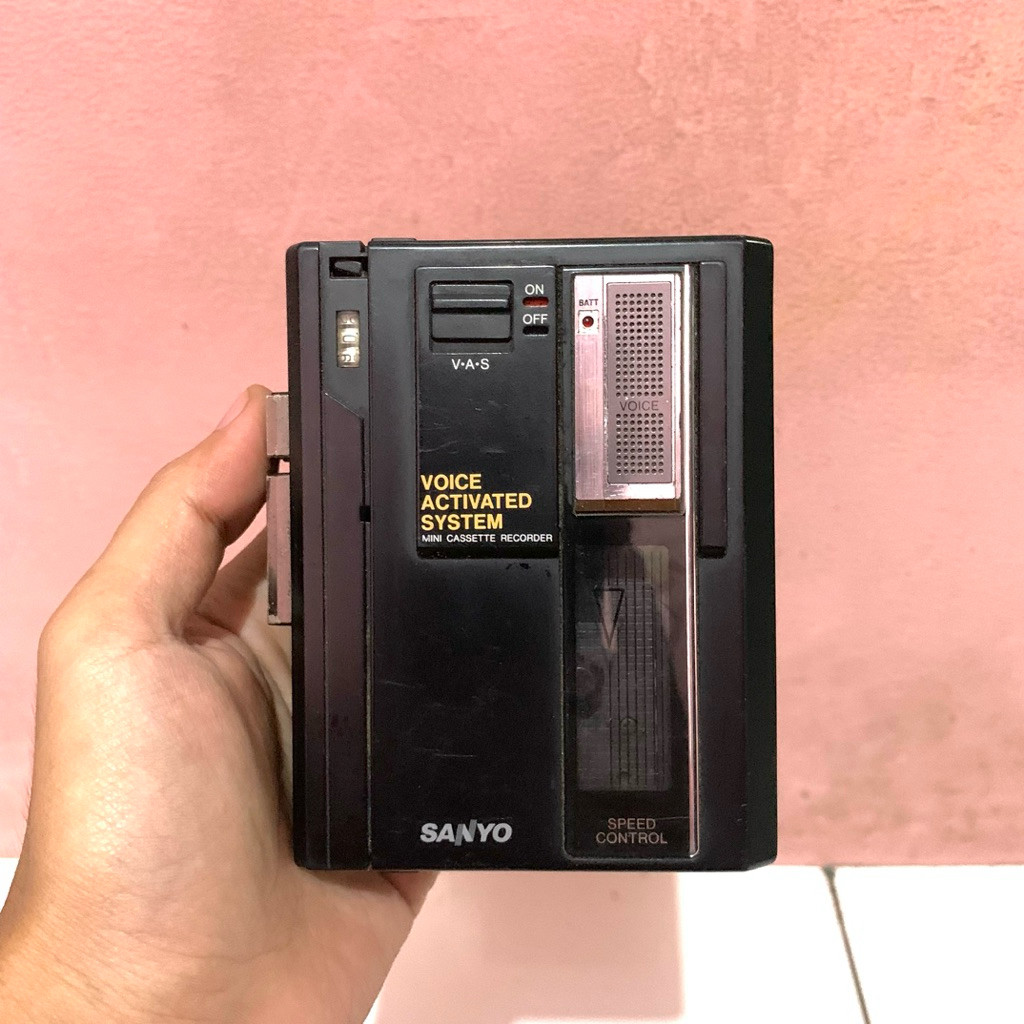 Sanyo Cassette Tape Recorder TRC-1150 (Portable Cassette Player / Walkman)