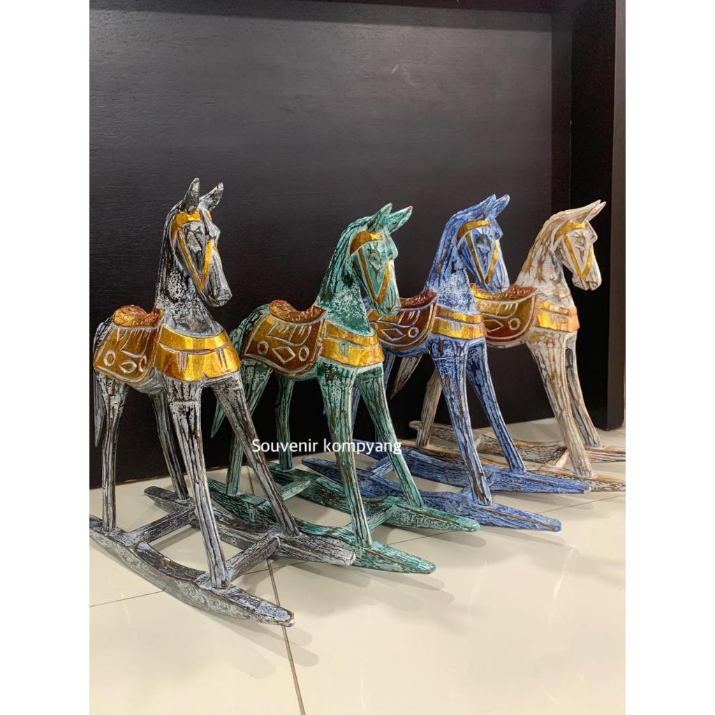 HIASAN DEKORASI PAJANGAN KUDA GOYANG/HIASAN KUDA GOYANG UNIK