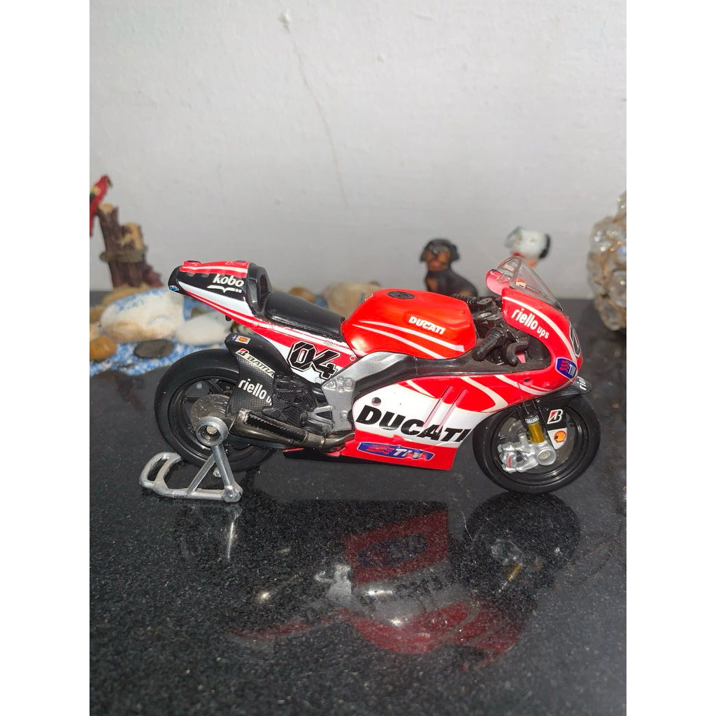 MAISTO MOTOGP13 DUCATI ANDREADOVIZIOSO