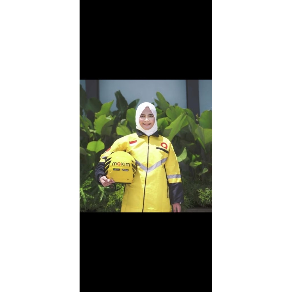 helm dan jaket maxim