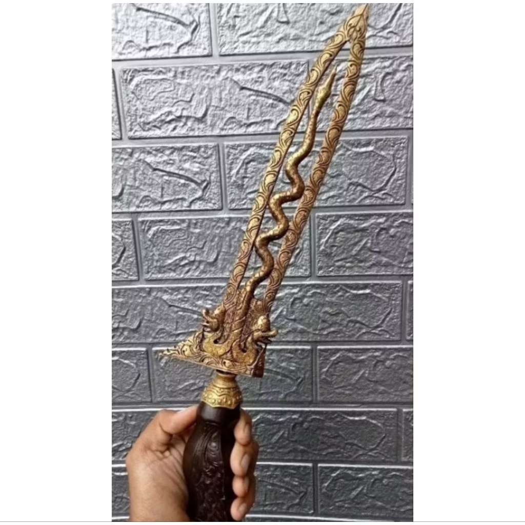 Keris Kinatah Kamarogan