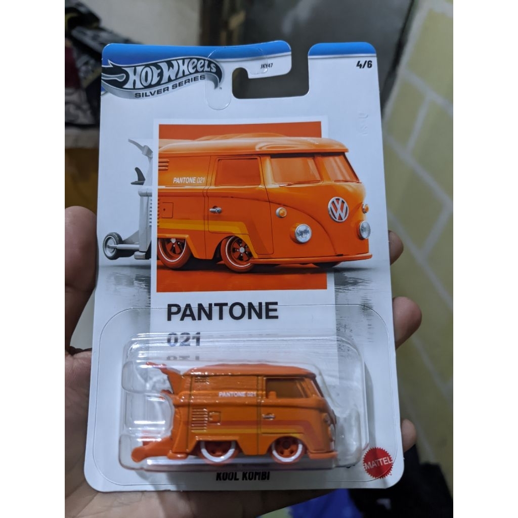 kool kombi pantone