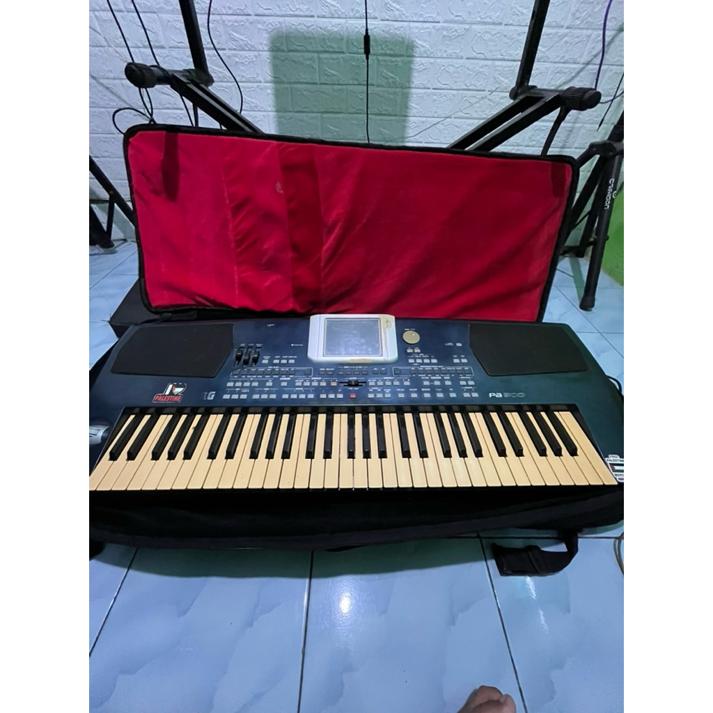 Keyboard Korg PA500 bekas