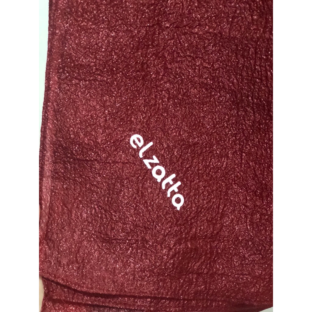 kerudung segi empat elzatta merah maroon