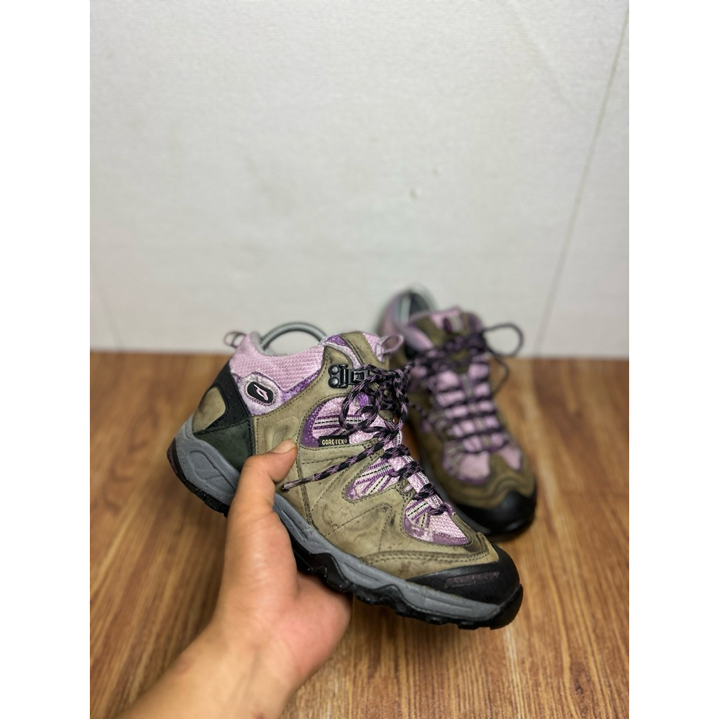 Sepatu gunung second original PROSPECS