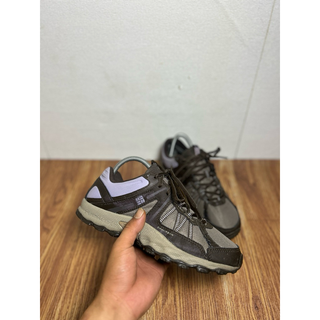 Sepatu ginung second original columbia