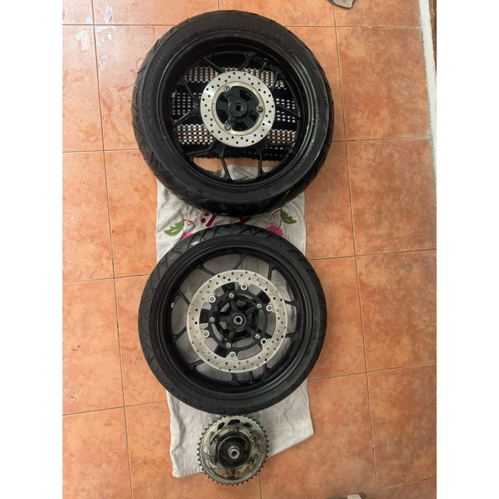 set velg R25 depan belakang, gear, cakram depan belakang, ban irc (copotan unit)