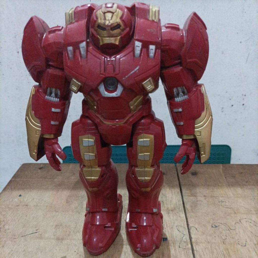 Hulkbuster hulk buster iron man 22cm