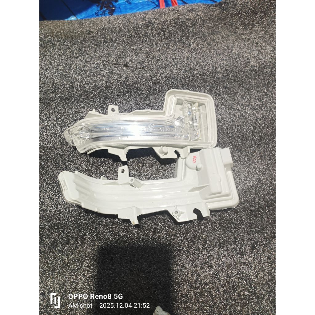 lampu sen spion xpander original