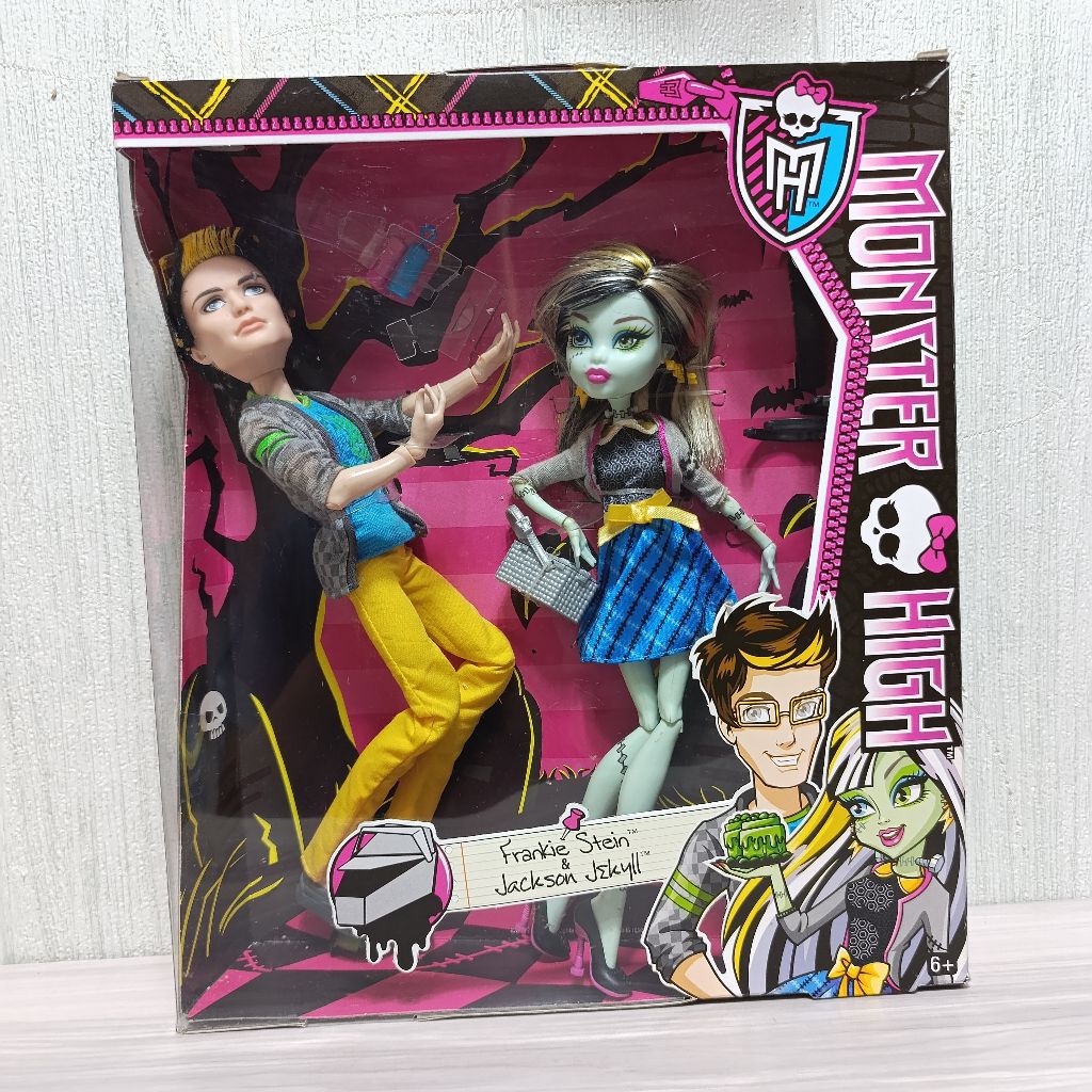 Boneka Monster High Picnic Casket 2 Pack - Jackson Jekyll and Frankie Stein