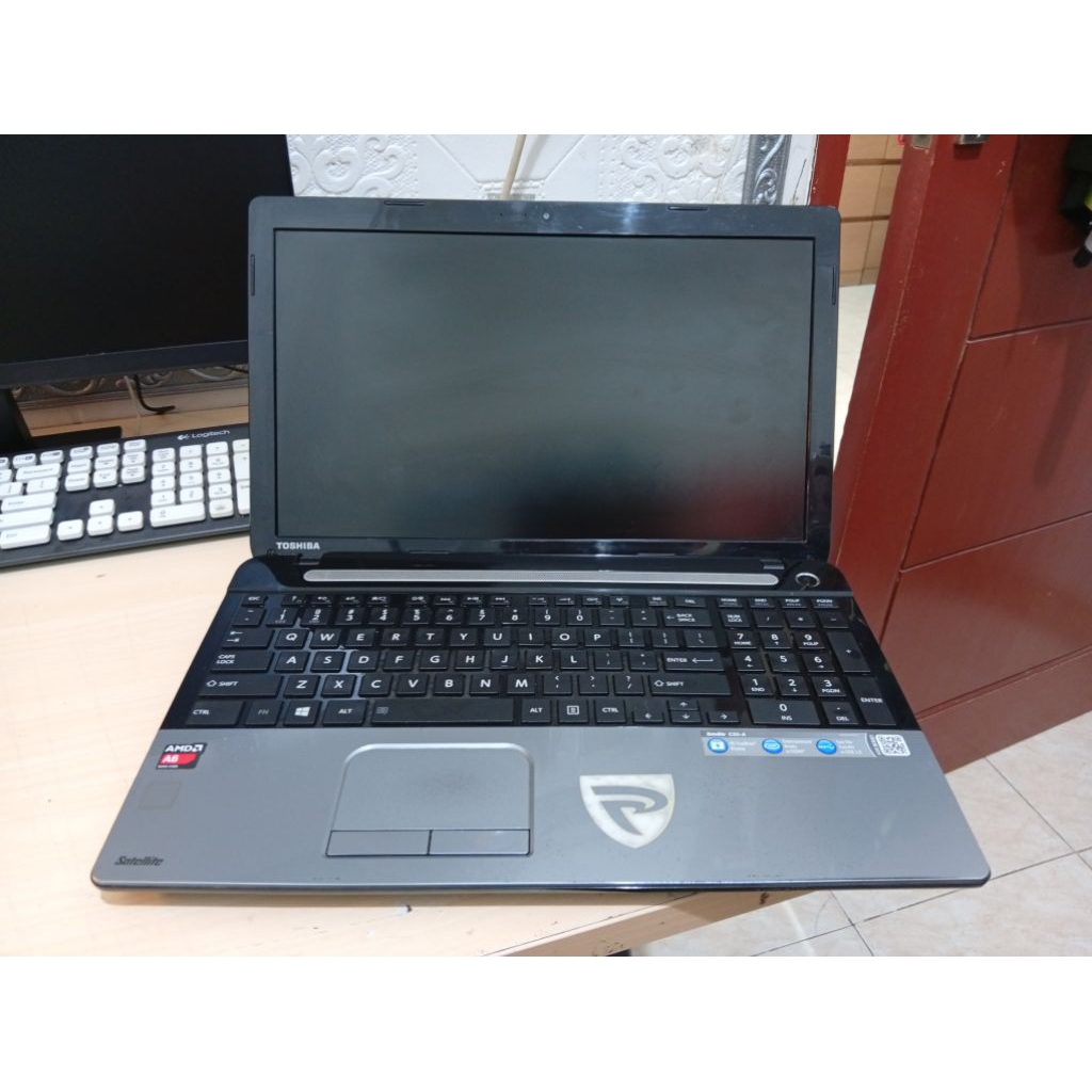Laptop Toshiba Satellite C55-A AMD A6 5200 Rusak Untuk PARTS