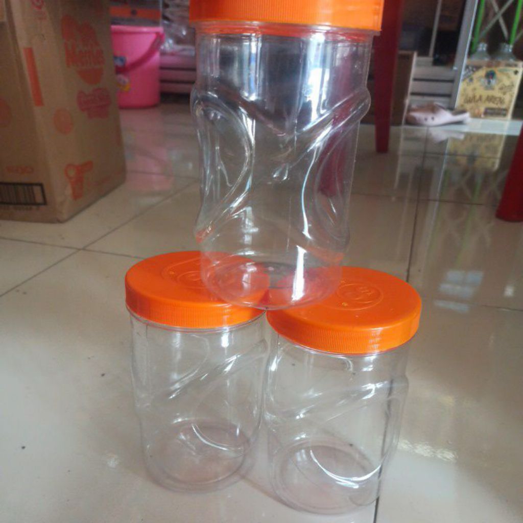 Toples plastik bekas