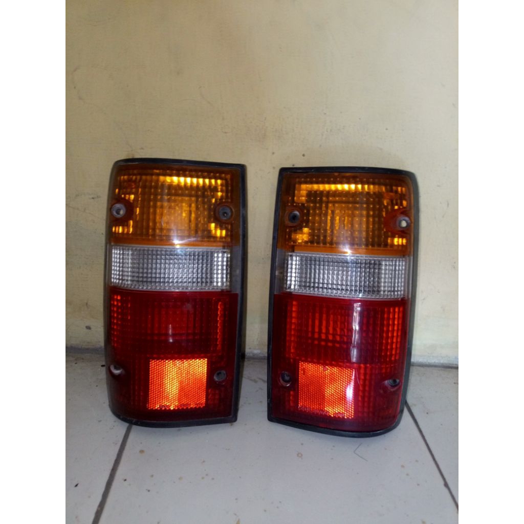 stoplamp lampu belakang kijang grand extra tahun 92-95 original