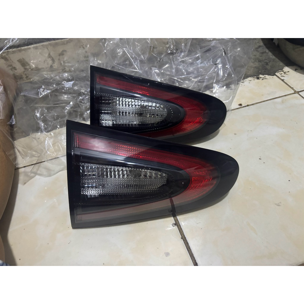lampu reflektor bagasi Toyota sienta type Q led kiri