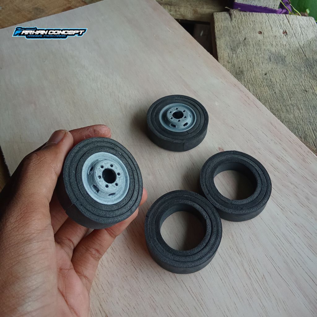 Ban Miniatur Truk Plastik TERMURAH tanpa VELG