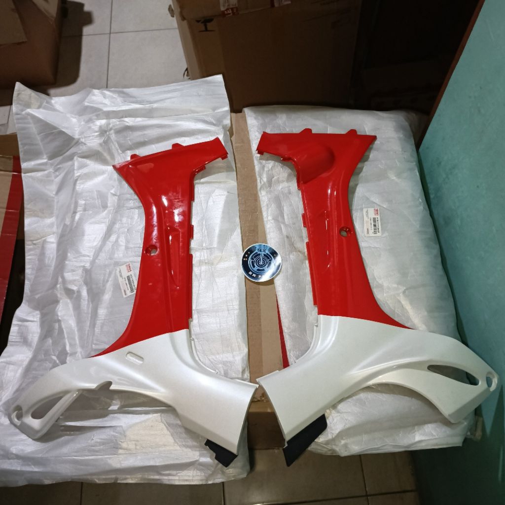 SAYAP DALAM FIZ R SPESIAL EDITION WARNA MERAH ADA PUTIHNYA 4US-F8395-00-GE 4US-F8385-00-GE