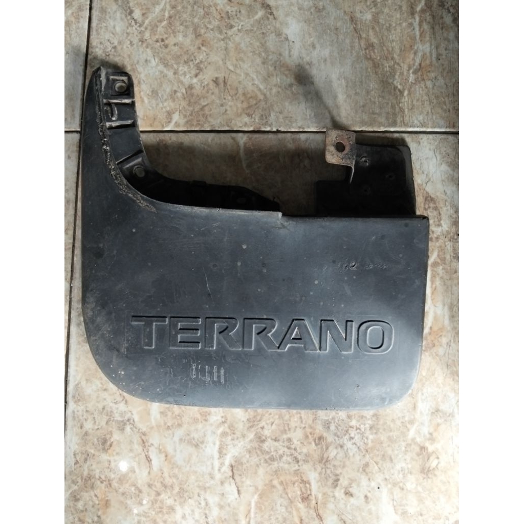 Mudguard Belakang Nissan Terrano Original