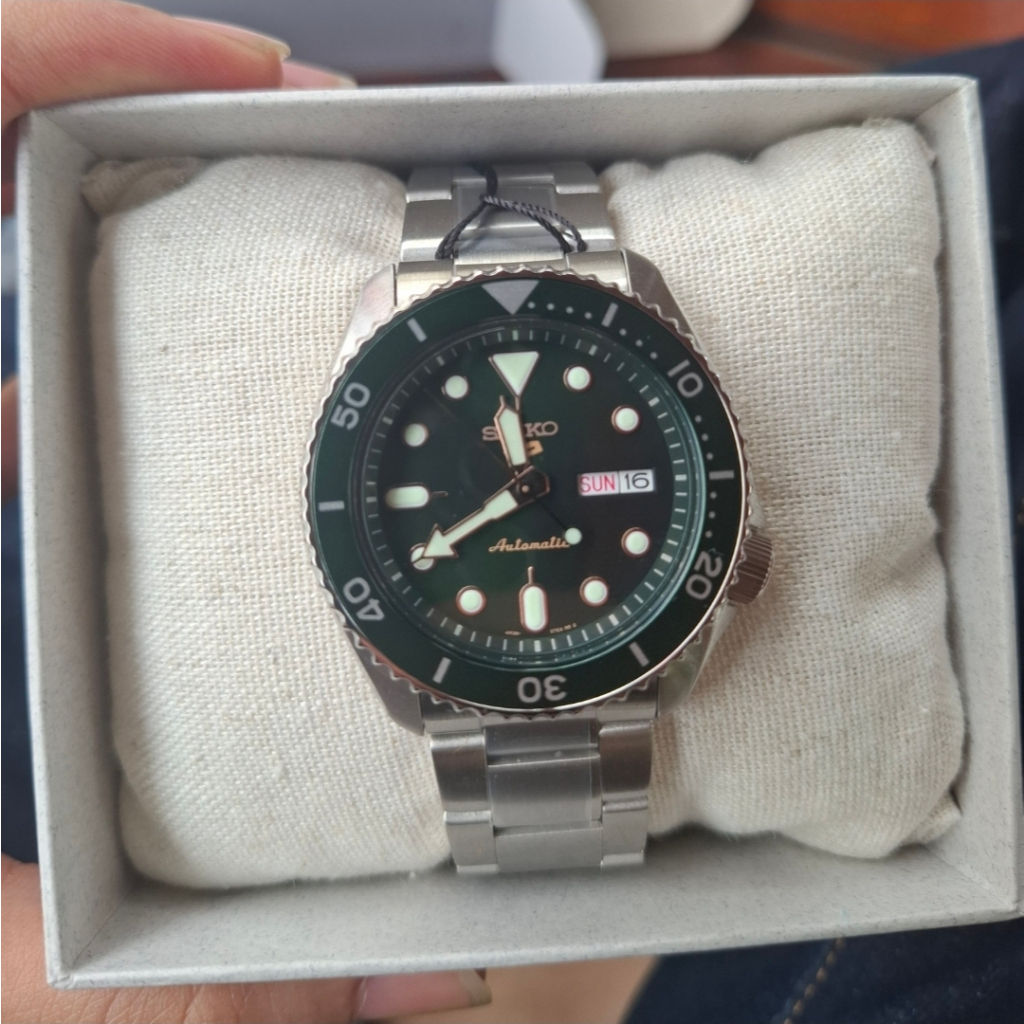 Jam Tangan Automatic Seiko 5 Sport SRPD63K1 HULK Original Kondisi mint 99% pemakaian 2 minggu