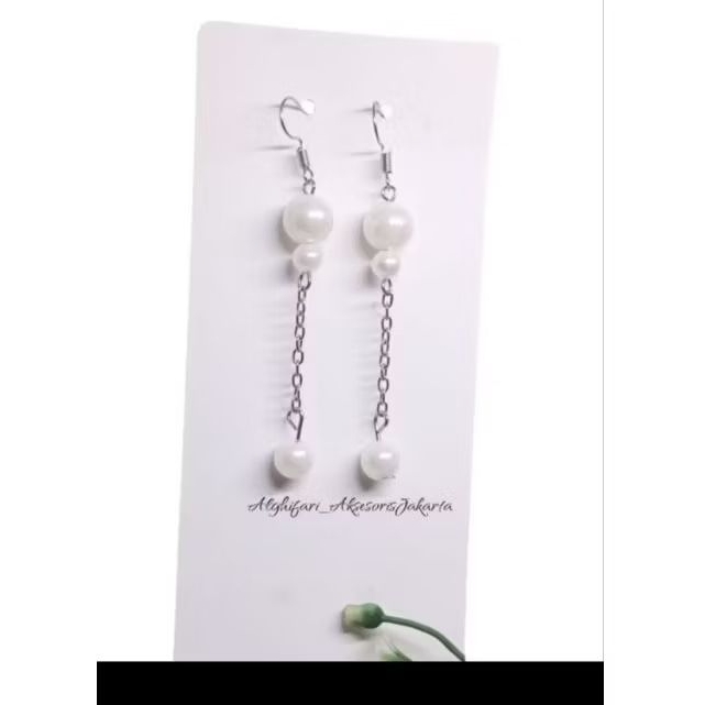 Anting Juntai Mutiara Putih Sepasang Anting Hijab