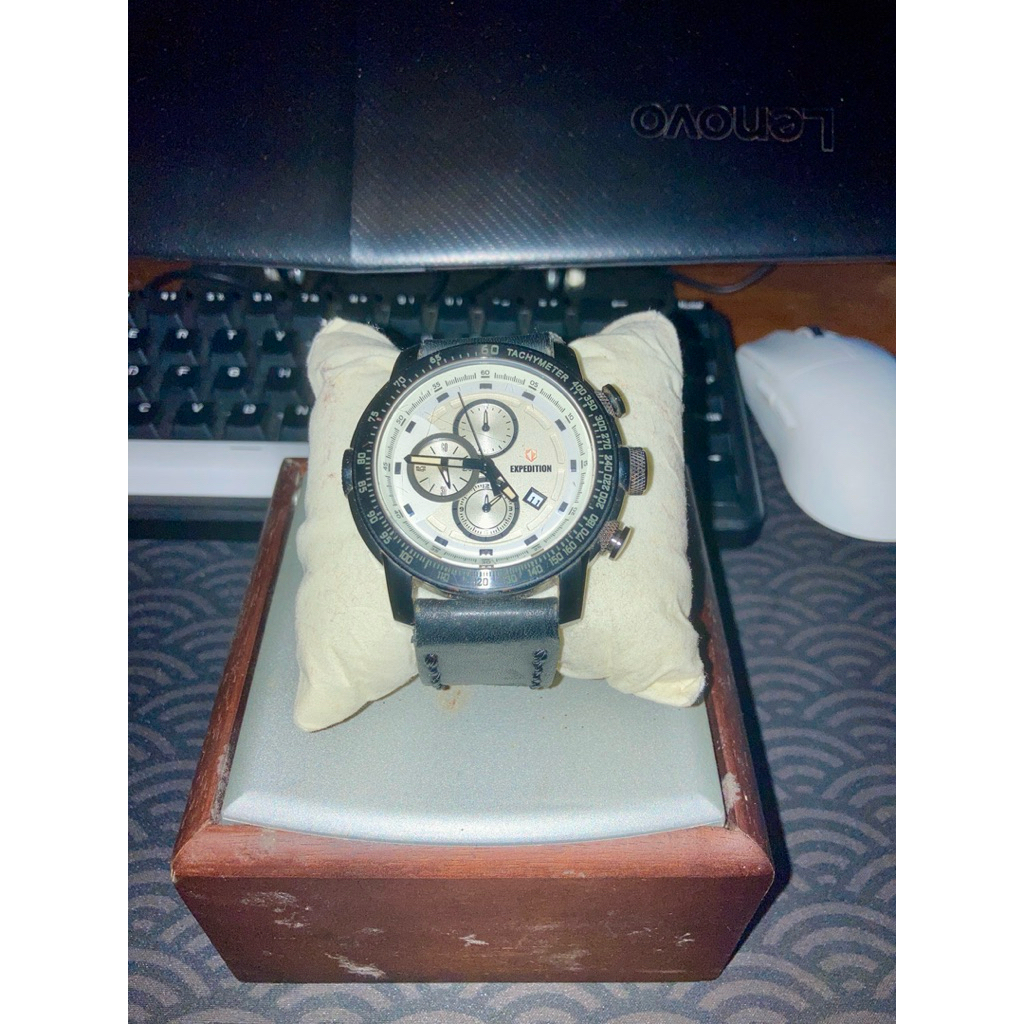 Preloved Jam Expedition E6372M Black Leather