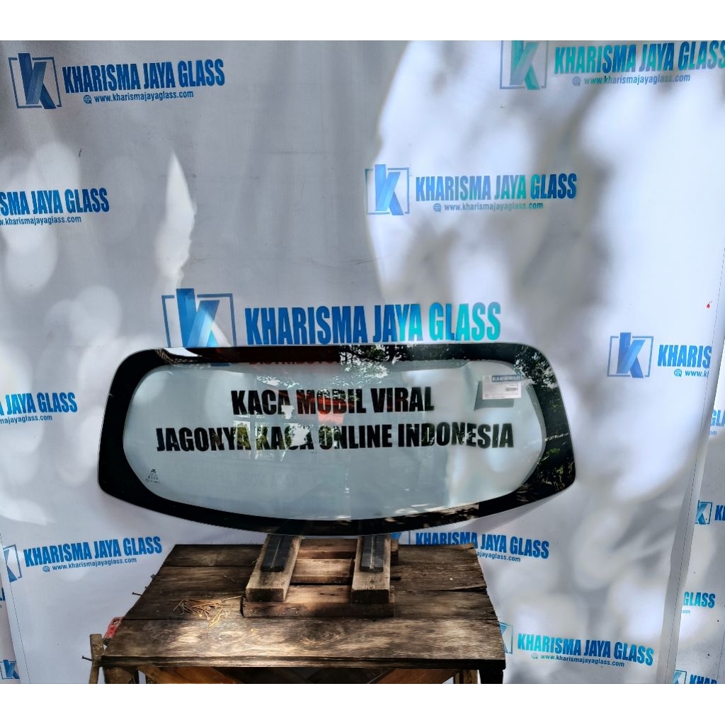 KACA BELAKANG MOBIL AGYA/AYLA ORI