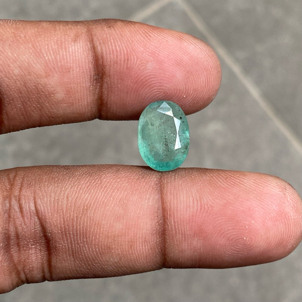 Natural Bluish Green Emerald Beryl Jamrud Asli Batu Zamrud Dim 13x9.5x5 CT 3.95