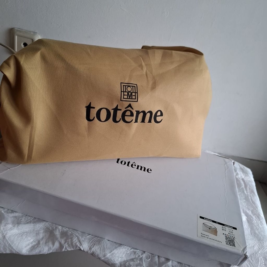 Tas Preloved Toteme Style – Shoulder Bag Elegan, Warna Ivory