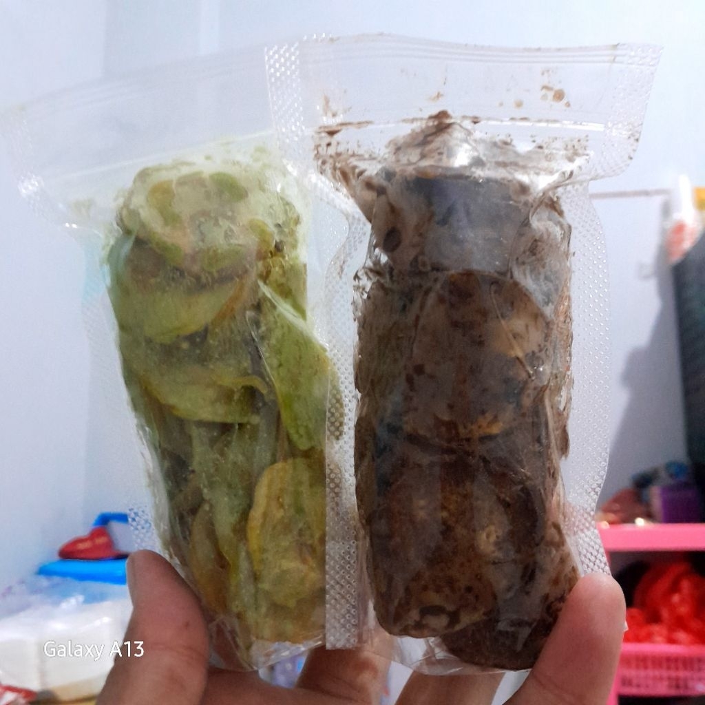 keripik pisang glaze coklat & matcha 7.000pouch