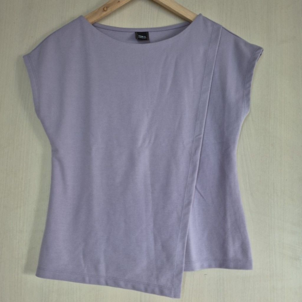 Kaos atasan wanita iora lilac/ungu muda soft