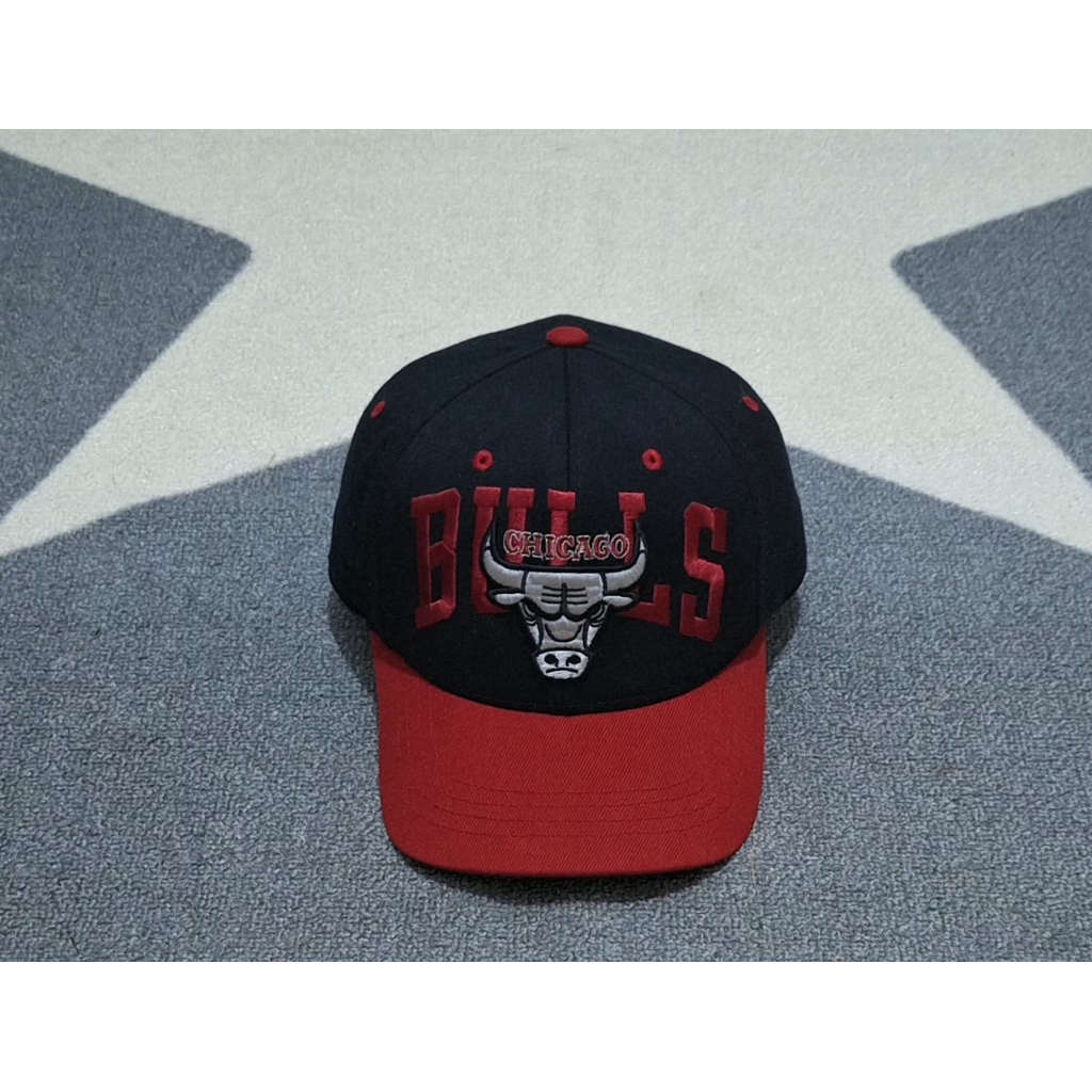 Topi nba chicago bulls hitam merah black red cap preloved 2nd seken sekon secon pl bekas