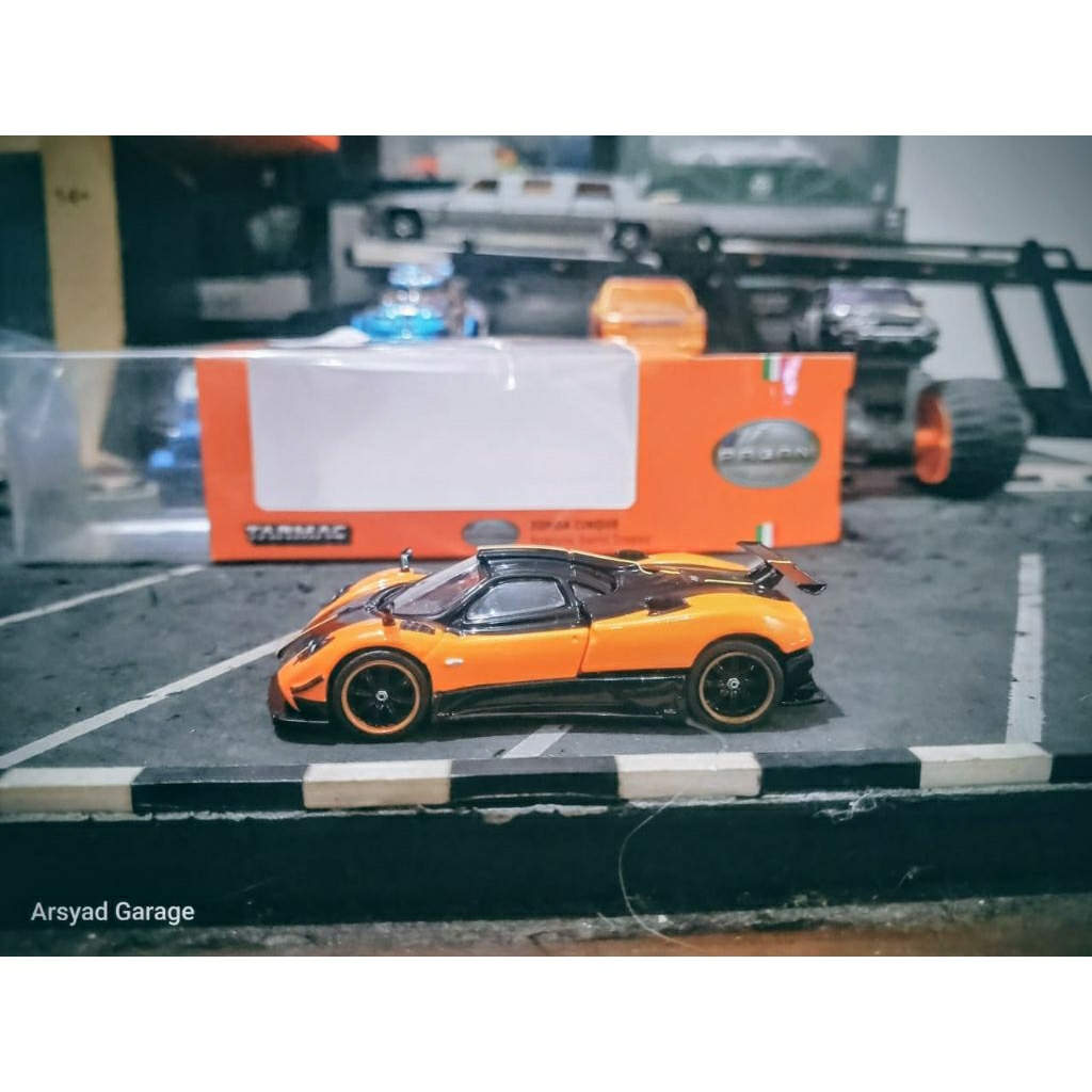 Diecast Tarmac Pagani Zonda Cinque Arancio Saint Tropez