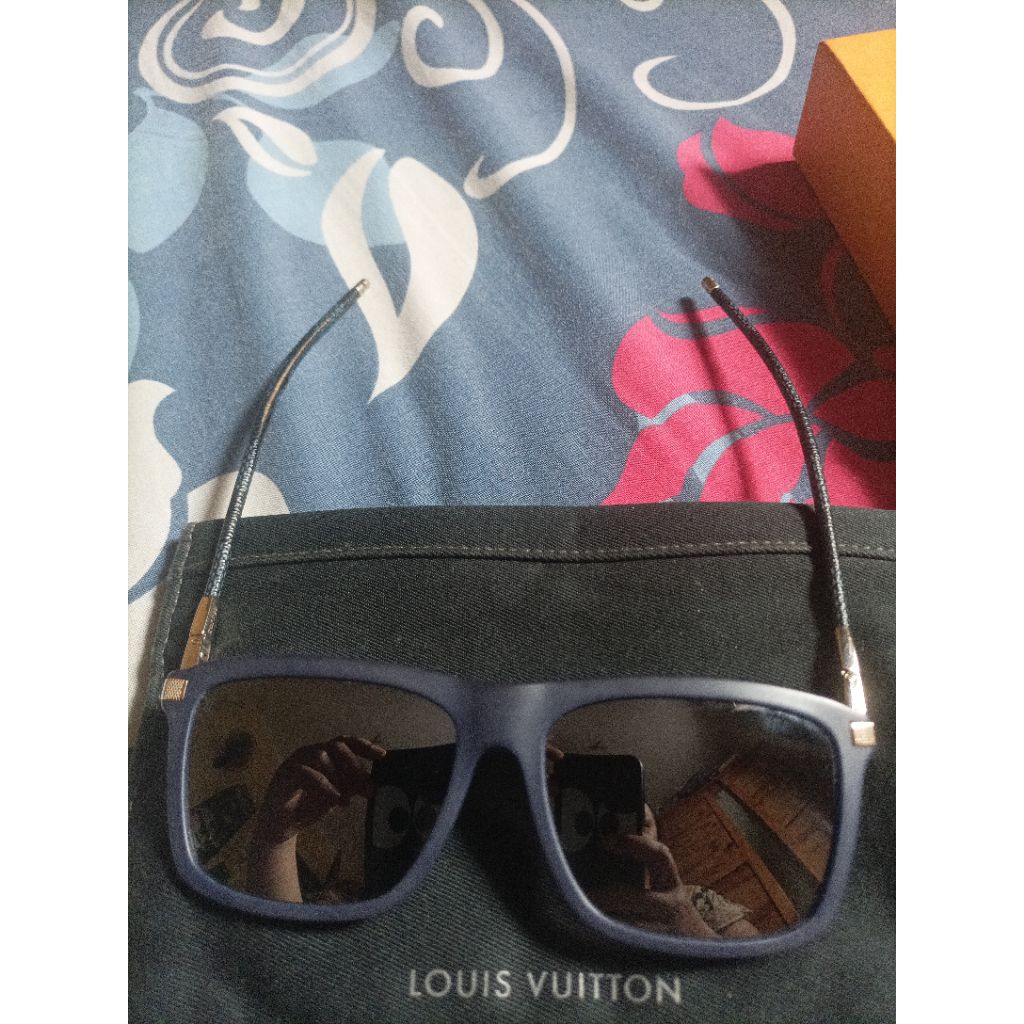 Kacamata Louis vuitton