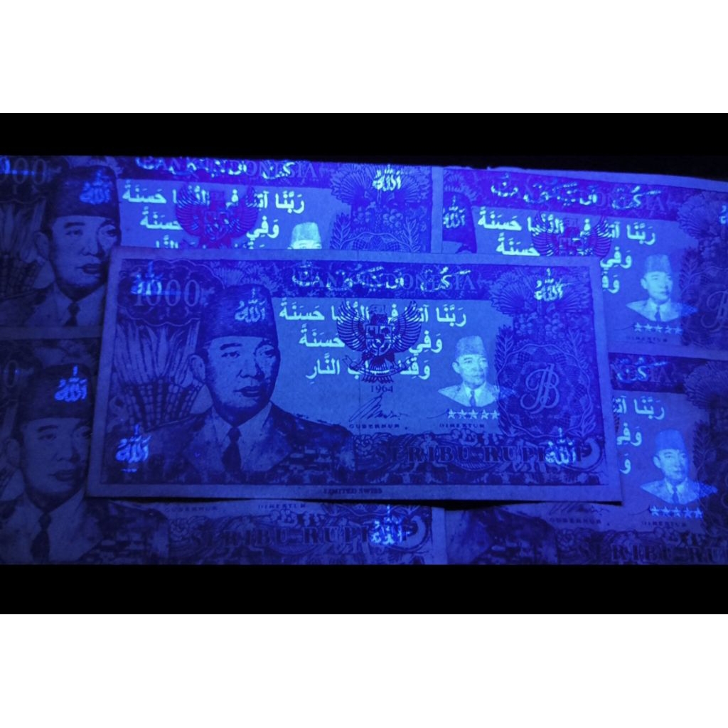 uang souvenir 1.000 Sukarno melengkung 1964 gambar penari serimpi 9 miring Garuda emas soufenir 1000