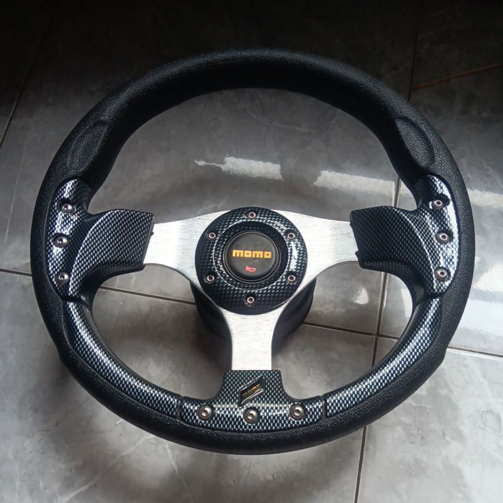 Stir Racing Mobil Momo